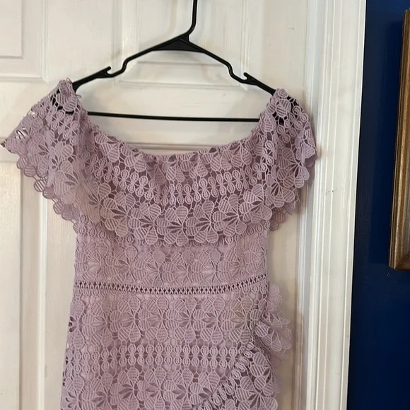 Women’s Lulu's Frill and Grace Lavender Lace Off-the-Shoulder Dress Size Medium - Picture 5 of 12